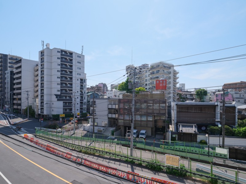 バルコニーからの眺望です。都心の刺激を間近にしつつ、めいっぱいリフレッシュできる大切な空間です。