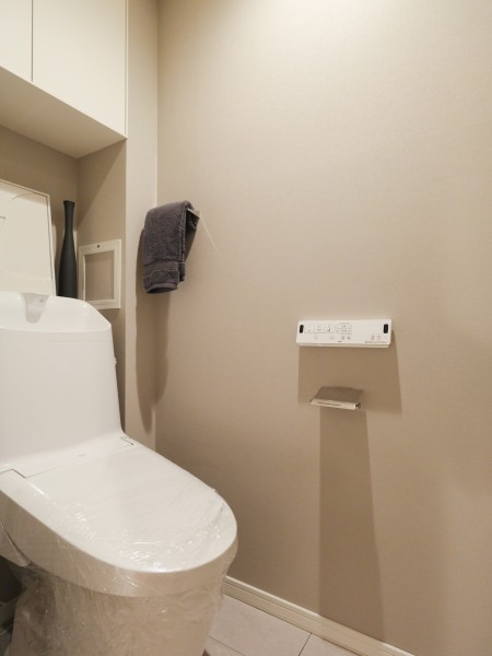 シンプルで使いやすい空間に一新したトイレです。毎日使う場所だからこそ、快適性と清潔感にこだわりました。