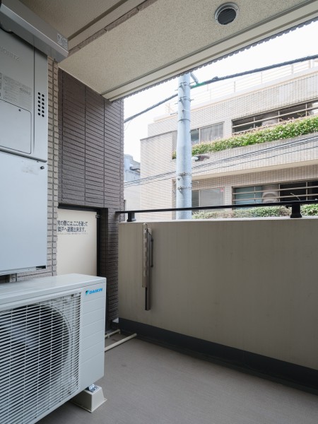 暮らしの中で大切な光と風を演出してくれる居心地の良い空間です。