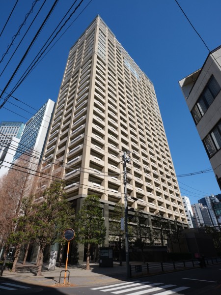 29階建て共用施設充実・コンシェルジュサービス付きタワーレジデンスです。24時間有人の管理体制が暮らしの快適安心をサポートします。