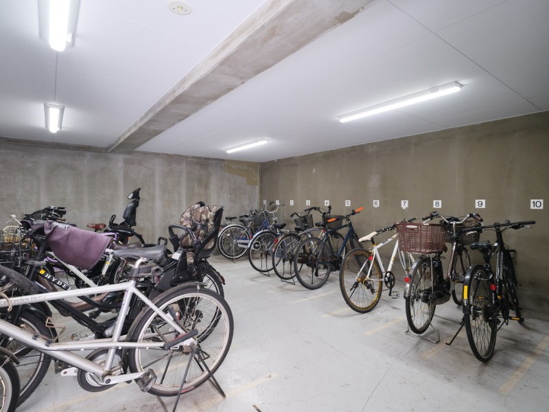 生活圏が広がる駐輪場を完備しています。自転車利用で足を延ばせば、暮らしがさらに便利になりますね。※空き状況は変化することがございますのであらかじめご了承ください。