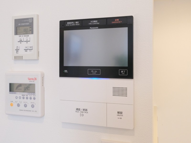◆TVモニター付インターホン◆訪ねてきた相手をモニター越しに確認でき、防犯対策に役立ちます。インターホン越しに話をすることが可能です。