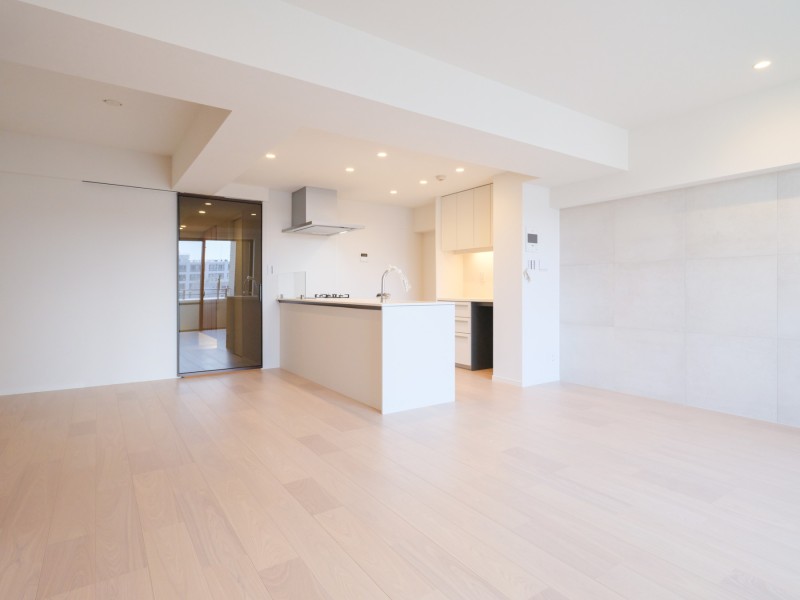 こだわった素材や意匠を纏い、柔らかく、美しく創りあげたお部屋です。流行を先駆けながら、安らぎを感じる居住空間です。