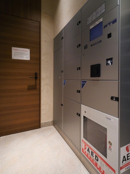 ◆宅配ボックス◆24時間いつでも荷物受け取りが可能。プライベートの時間を邪魔されず、配達時間も気にせず過ごすことができる便利な設備です。
