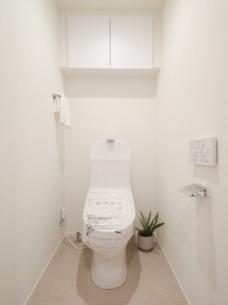 優れた節水効果や汚れが付きにくい便座など、ほしかった機能が揃ったウォシュレット一体型トイレです。