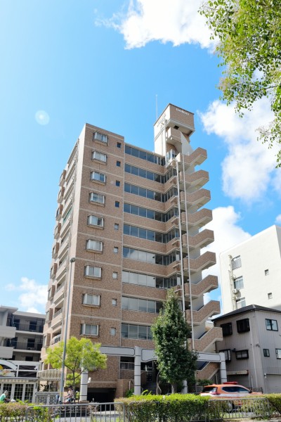 JR神戸線「住吉」駅徒歩１０分、住吉川の自然を感じながら穏やかな生活が送れる環境です。近隣にはコンビニやスーパーなども徒歩圏内で生活利便性も良好です。 