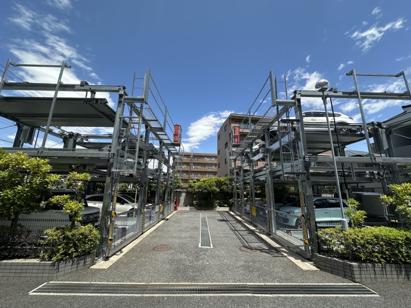 ◆駐車場◆ショッピングや旅行、レジャーが気軽に楽しめる駐車場を完備しています。※空き状況は変化することがございますのであらかじめご了承ください。