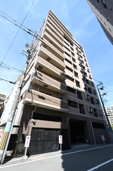 『四天王寺前夕陽ヶ丘』駅徒歩2分、その他近鉄奈良線・千日前線も利用可能で交通アクセス良好です。利便性と住環境を兼ね備えた、存在感のあるレジデンスです。