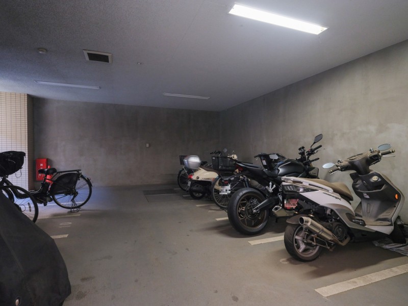 ◆バイク置場◆近隣エリアを日常づかいできるバイク置場完備。ツーリングがお好きな方も安心です。※空き状況は変化することがございますのであらかじめご了承ください。