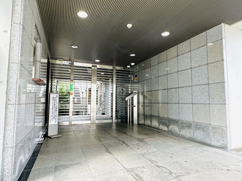 ◆オートロック◆居住者以外の侵入を拒み、不審者や不要なセールスを撃退することができます。安心感を得られるのも大きなポイントです。