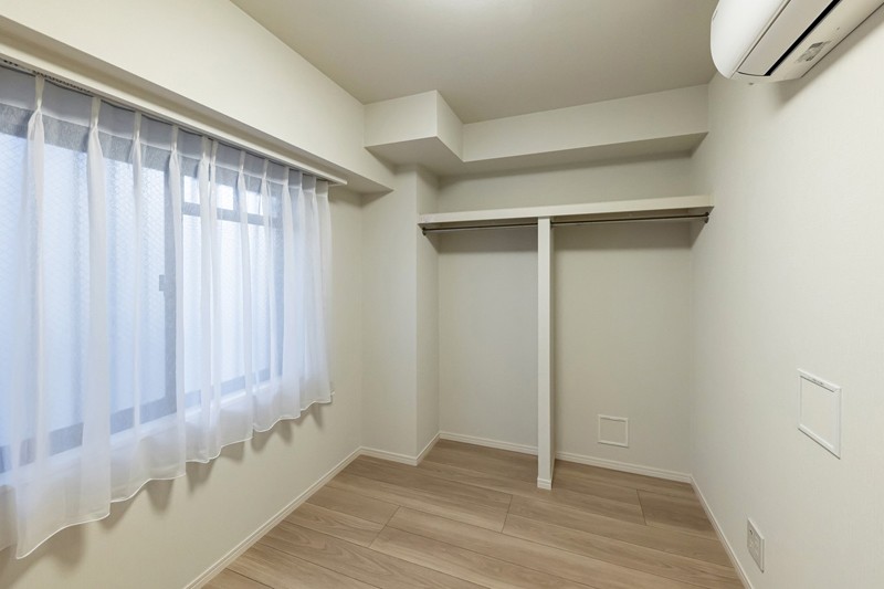 室2には空間を広く見せるよう工夫したオープンクローゼットを採用。プライベート時間を満喫できるお部屋です。