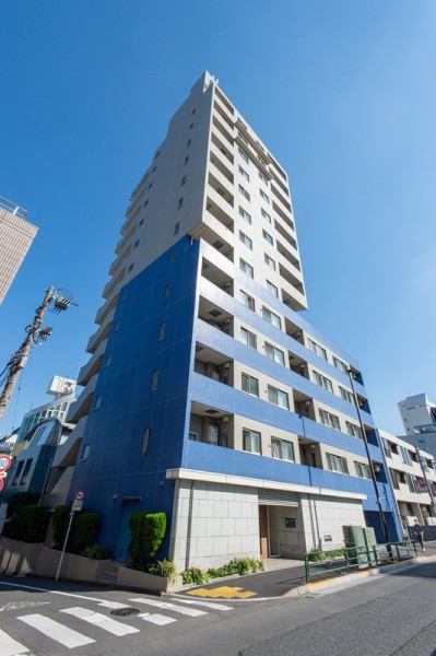 言わずと知れた高級住宅地・松濤。渋谷から近いのに穏やかな雰囲気で緑が豊かなエリアです。ペット飼育可能（使用細則有）なマンションです。