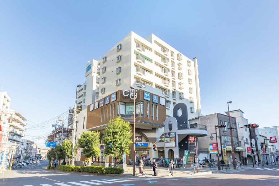 「北浦和」駅徒歩3分の好立地◎商業施設併設でお買い物にも便利、暮らしやすい環境が整っています。