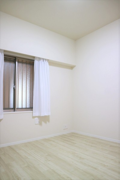 洋室4(約6.7帖)はウォークインクローゼット付きです。デッドスペースのない使いやすいお部屋です。