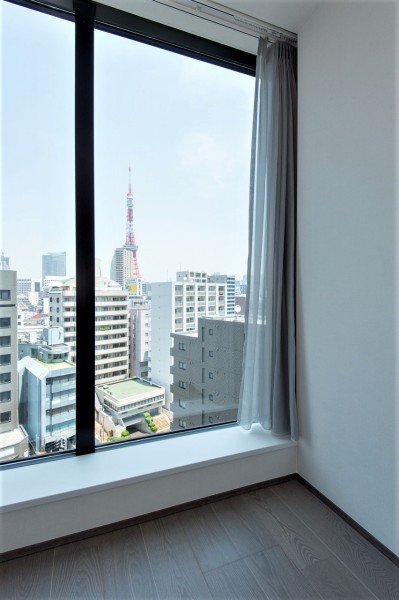キッチン奥からも東京タワーがお楽しみいただけます。開放的な眺望が美味しい料理の調味料になってくれますね♪