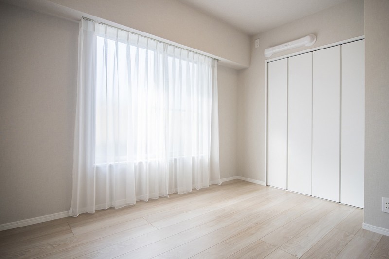 洋室2(約4.2帖)はデッドスペースがなく家具配置のしやすいお部屋です。