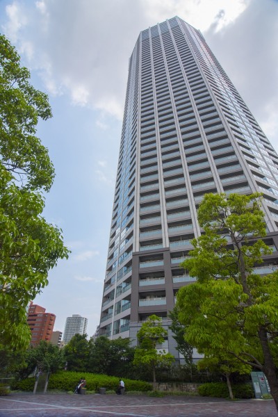総戸数1093邸！武蔵野台地の東端にあたる高台に立地している55階建タワーマンション。豊かな自然も身近に感じられる恵まれたロケーションです。