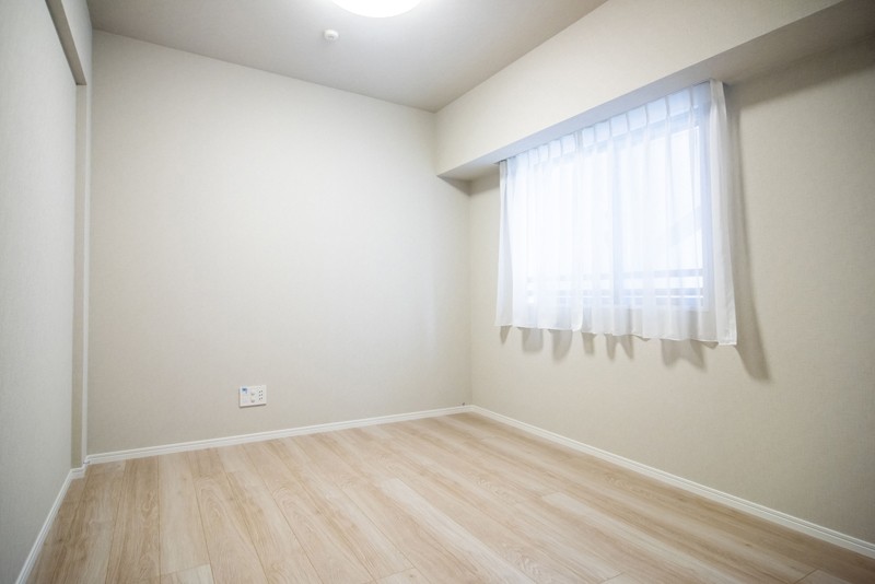 洋室2(約5.4帖)はデッドスペースがなく家具配置のしやすいお部屋です。