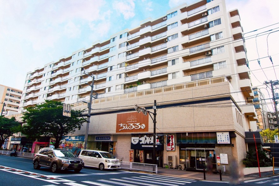 『桜木町』駅徒歩3分。スーパーなどの商業施設が入っていて買い物便利です。