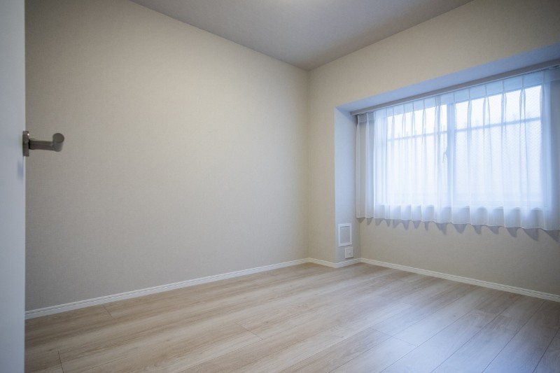 洋室1（約6.0帖）はデッドスペースがなく家具配置のしやすいお部屋です。