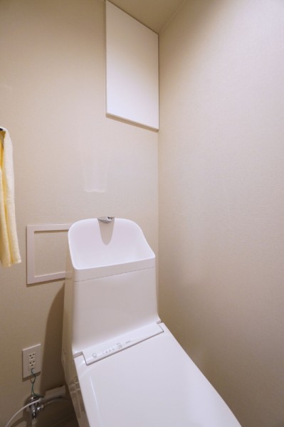 TOTOのウォシュレット一体型のトイレはお手入れも楽々ですので、使う人もお手入れする人も快適です。