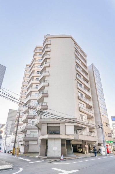 渋谷の高台に位置する邸宅街に佇むマンションです。どこを切り取っても楽しい渋谷・代官山・神泉エリアを堪能できます。