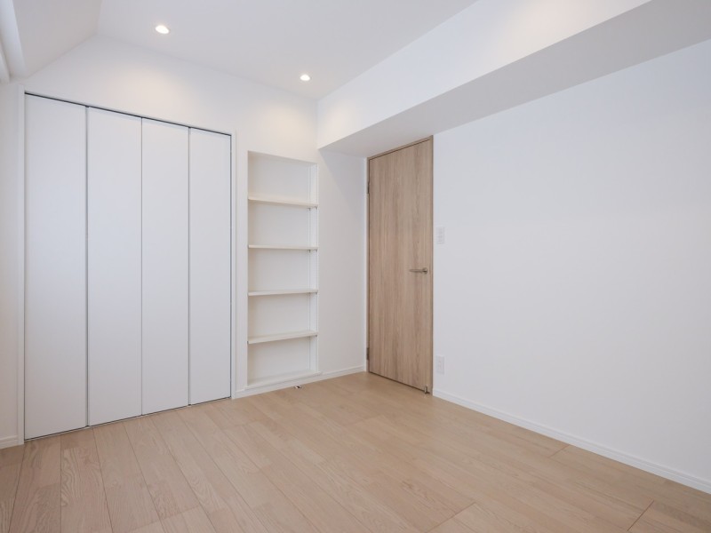 洋室1は廊下からアクセスする独立性の高いお部屋です。プライベートな空間で主寝室として最適です。
