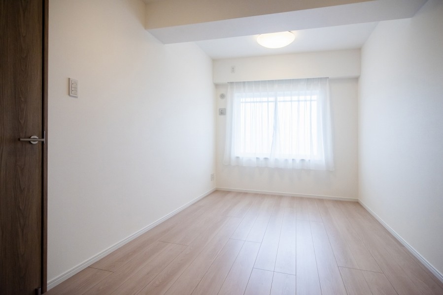 洋室1(約7.0帖)はデッドスペースがなく家具配置のしやすいお部屋です。