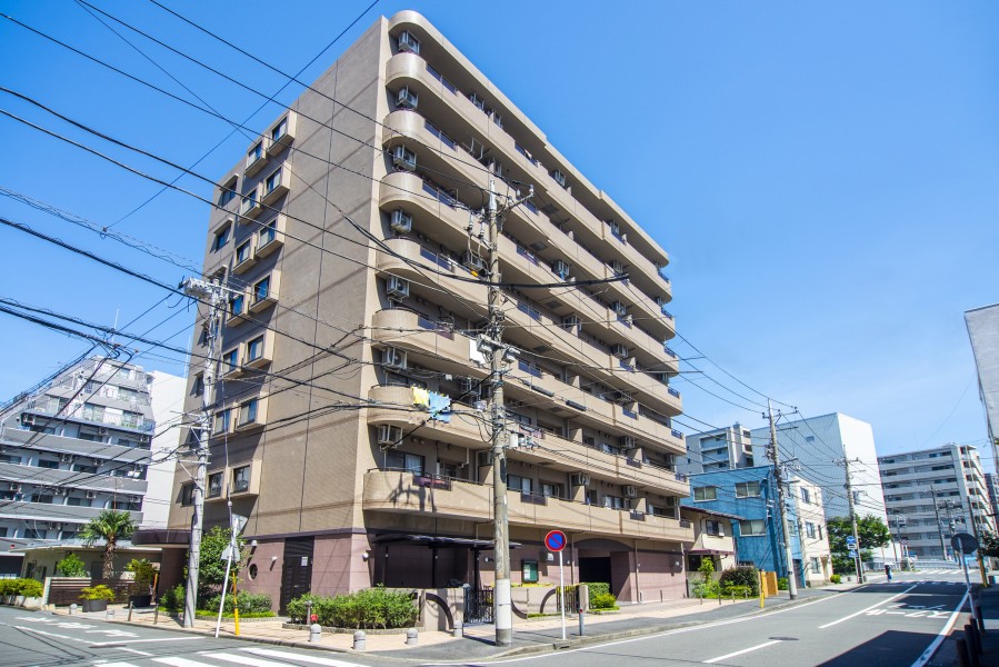 「戸部」駅徒歩4分、「横浜」駅徒歩11分も利用可、ペット飼育可のマンションです。