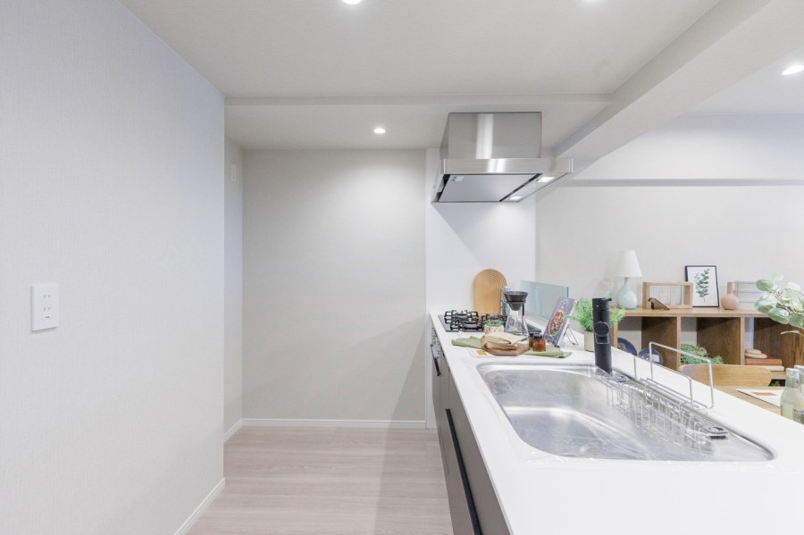 開放的なオープンキッチンは、住まいと暮らしにフィットするデザイン性と機能性を兼ね備えています。