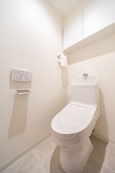 優れた節水効果や汚れが付きにくい便座など、ほしかった機能が揃ったウォシュレット一体型トイレです。
