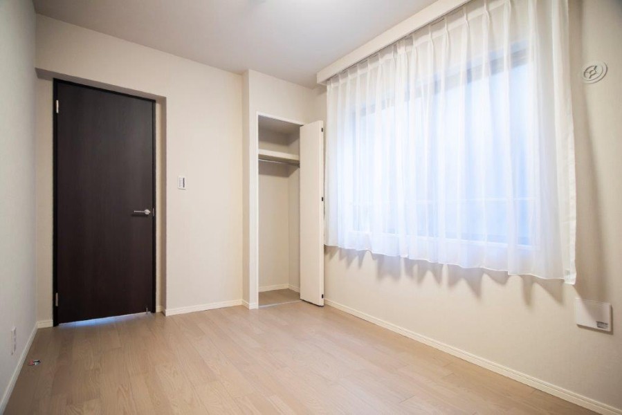 洋室2はデッドスペースがなく家具配置のしやすいお部屋です。