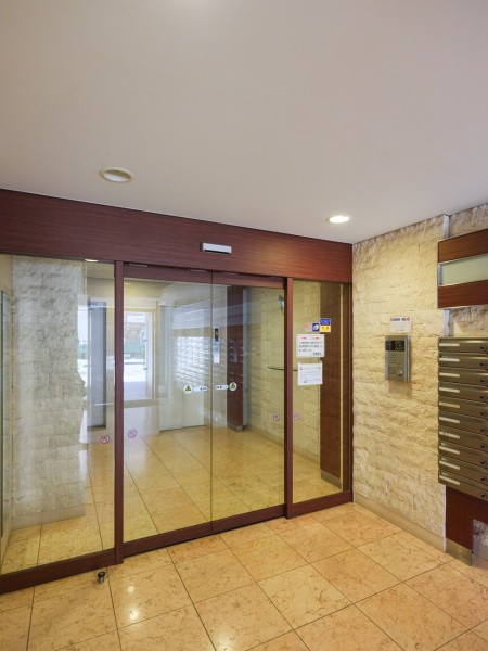 ◆オートロック◆居住者以外の侵入を拒み、不審者や不要なセールスを撃退することができます。安心感を得られるのも大きなポイントです。