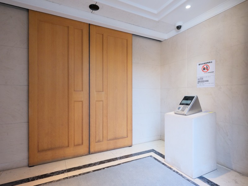 ◆オートロック◆居住者以外の侵入を拒み、不審者や不要なセールスを撃退することができます。安心感を得られるのも大きなポイントです。