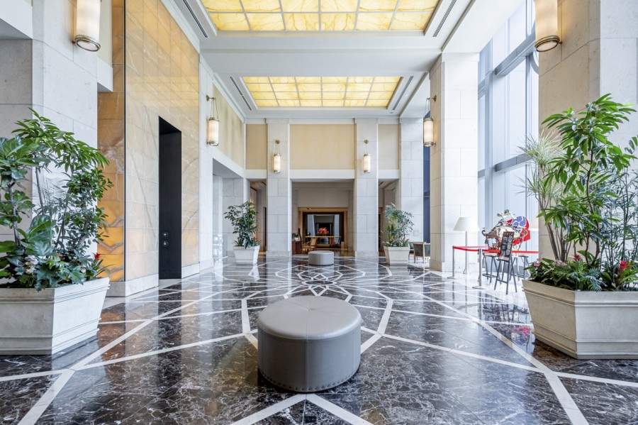 24時間オンラインセキュリティシステムを採用しています。ピアノスタジオやフィットネス、ワインセラーやビリヤードなど、共用設備の中でも娯楽にも手厚い充実度が◎