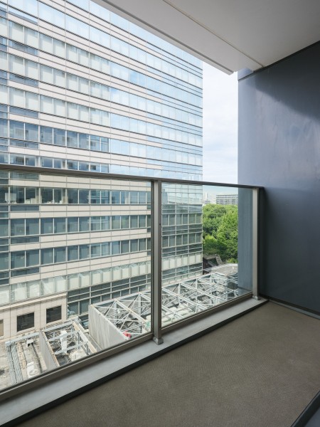 バルコニーが2つあり、気分によって使い分けすることができます。お好きな眺望を眺めてリフレッシュすることが可能です。暮らしの中で大切な光と風を演出してくれる居心地の良い空間です。