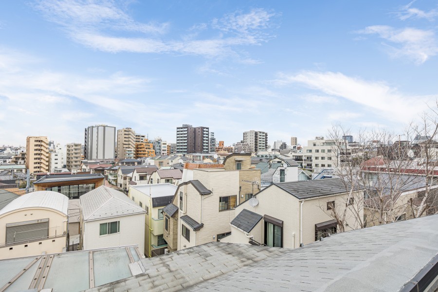 都心に位置しながらも、めいっぱいの開放感を感じる大空の眺めを掌中に。凛とした空気の中で穏やかな時間が流れる眺望も魅力です。