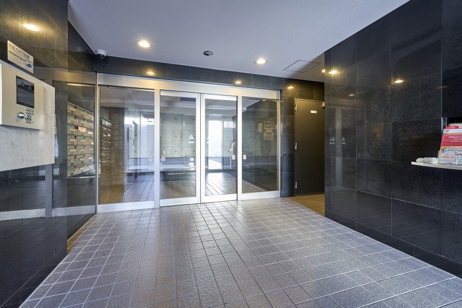 ◆オートロック◆居住者以外の侵入を拒み、不審者や不要なセールスを撃退することができます。安心感を得られるのも大きなポイントです。