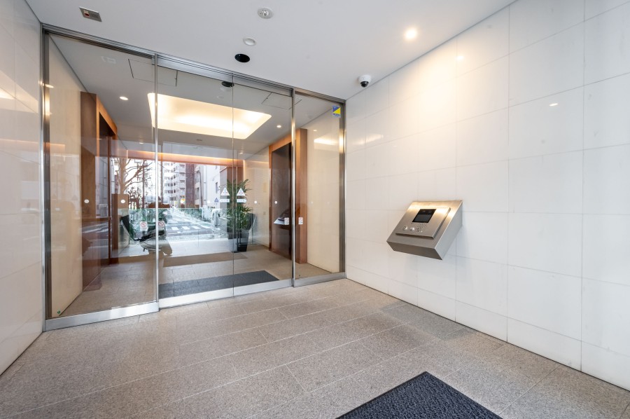 ◆オートロック◆居住者以外の侵入を拒み、不審者や不要なセールスを撃退することができます。安心感を得られるのも大きなポイントです。