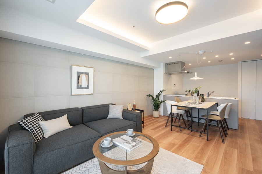 約15.2帖の広々LDKには穏やかな時間が流れ、大きな窓からたっぷりの自然光が振り注ぎます。『日常』という大切な時間を豊かに、のびやかにお過ごしいただける空間です。