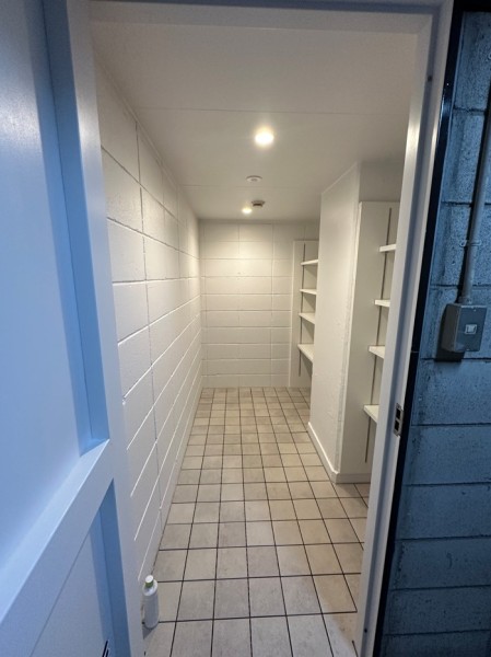 地下一階にトランクルームがあります。広さがあるため、アウトドアグッズや趣味のグッズなど収納することができます。使用料無償となっております。