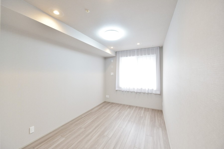 洋室3(約6.0帖)は静かに自分の時間や趣味、課題に没頭できる子供部屋やワークスペースにおすすめです。心穏やかなプライベートタイムを過ごせる居室です。