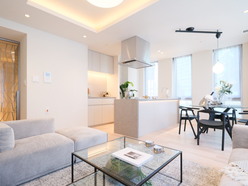 約17.6帖の広さを誇る、二面採光ならではの開放感あるリビングダイニングキッチンです。