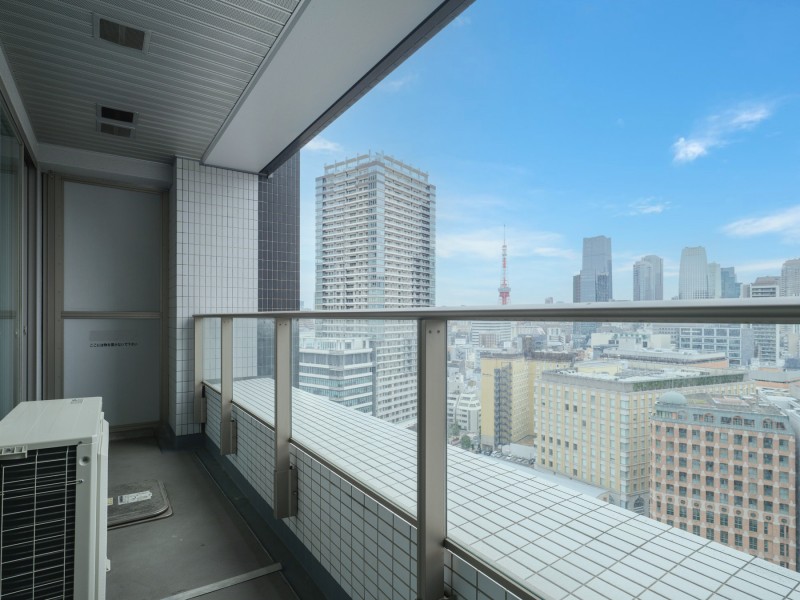 遠くまで青々と広がる大空に開放感とゆとりを宿すタワーレジデンス。飽きのこない窓辺からの光景を愉しむことができます。