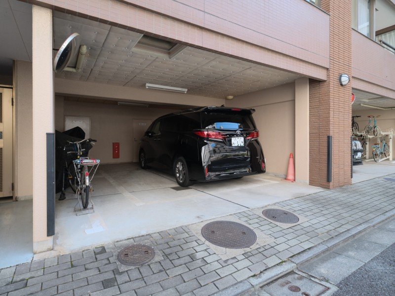 ◆駐車場◆ショッピングや旅行、レジャーが気軽に楽しめる駐車場を完備しています。※空き状況は変化することがございますのであらかじめご了承ください。