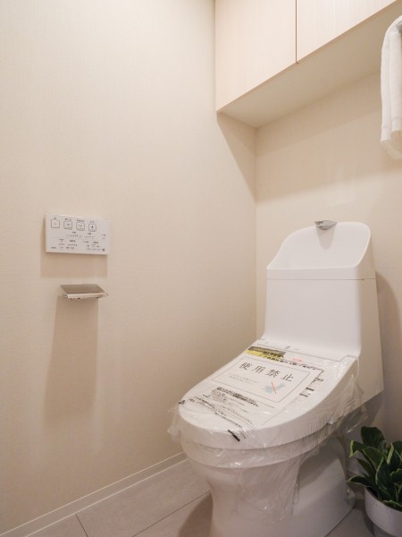優れた節水効果や汚れが付きにくい便座など、ほしかった機能が揃ったウォシュレット一体型トイレです。