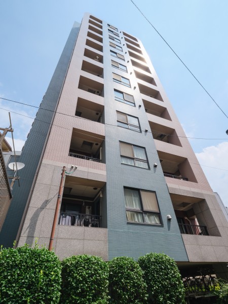 渋谷・三軒茶屋・代官山・中目黒を身近にするロケーションです。千代田線・銀座線・丸ノ内線・南北線・有楽町線への乗換も便利です。