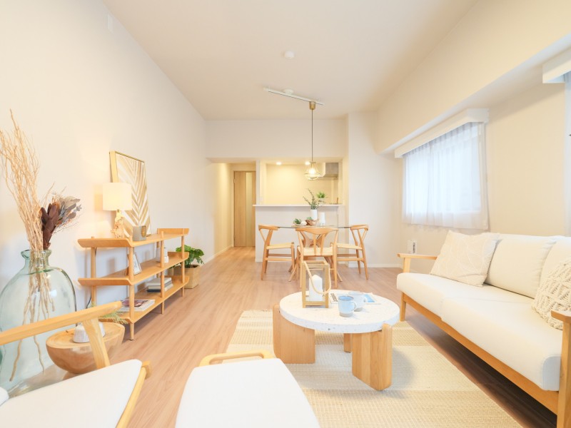 角部屋ならではの溢れる開放感を享受したリビングダイニングです。光と風が駆け抜ける二面採光で、健やかに、のびやかにお過ごしいただけます。