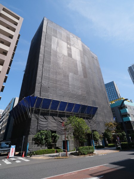 三菱地所(株)旧分譲〈パークハウス〉シリーズ、都心の利便性を享受する「中央区新川」アドレスに位置するマンションです。 (現在共用部大規模修繕工事実施中、2026年12月完了予定。)