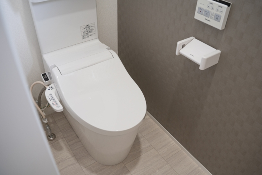 最高級グレードのタンクレストイレとは？日本/海外メーカーの商品比較や性能、デザインを比較！